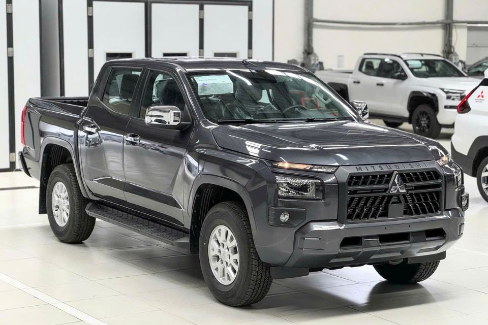 mitsubishi triton 2wd at glx 1 Mitsubishi Triton