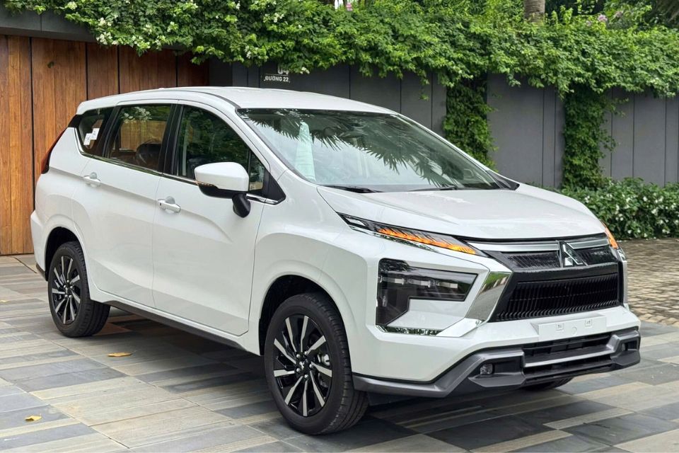 mitsubishi xpander at premium 1 Mitsubishi Xpander